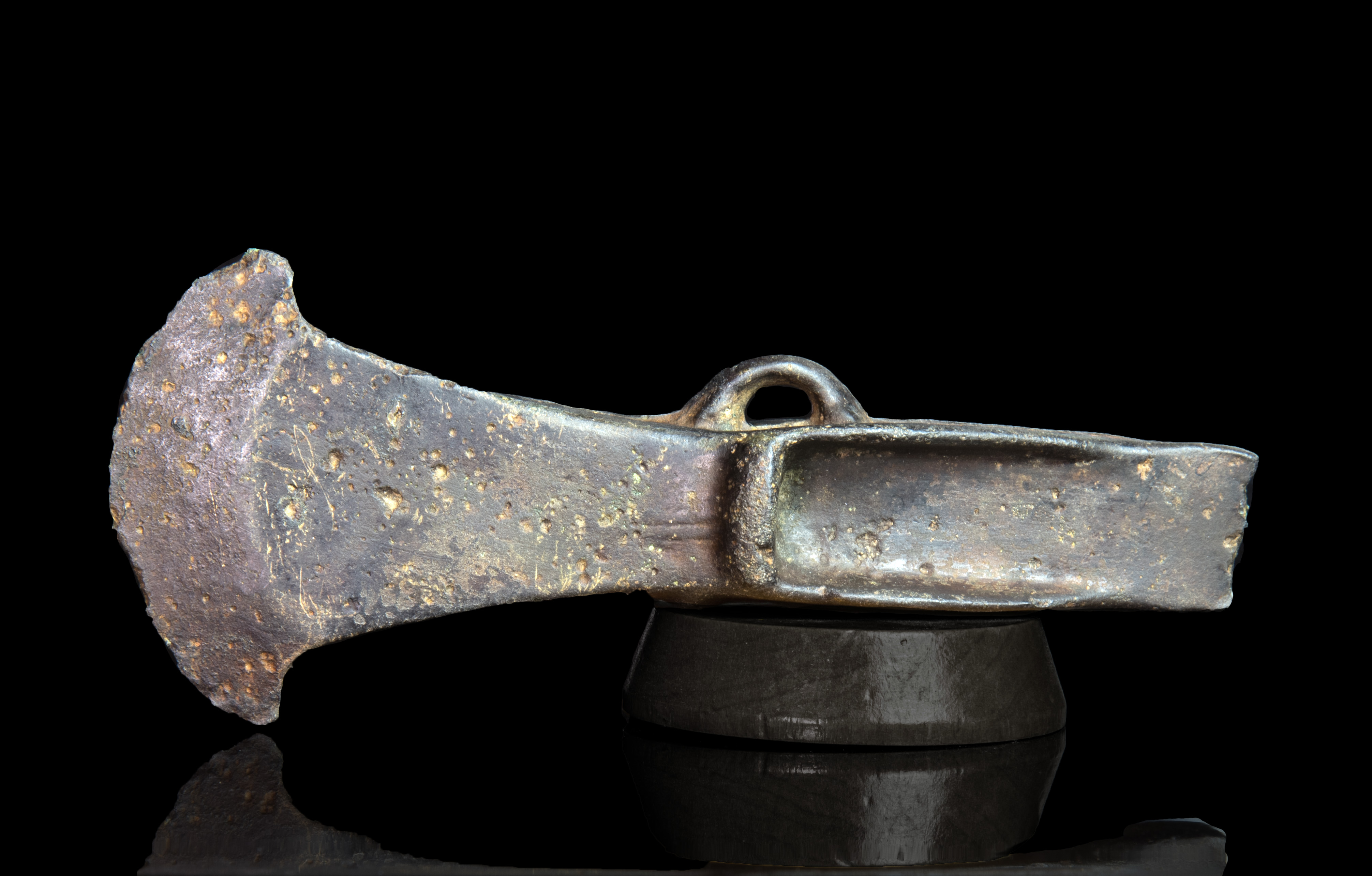 British Middle Bronze-age palstave axehead - Image 2